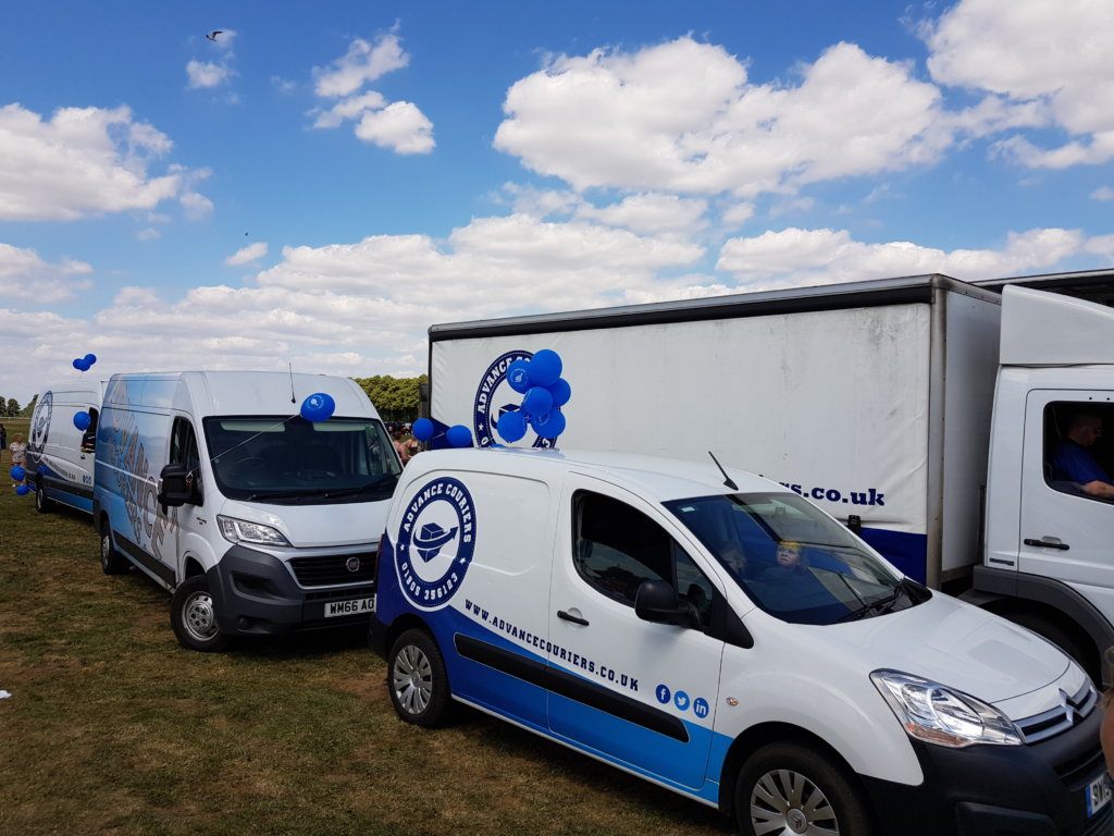 advance-courier-team