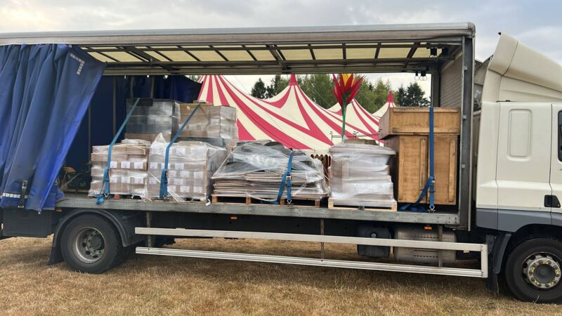 Image for the Tweet beginning: 🎪 There are a few
